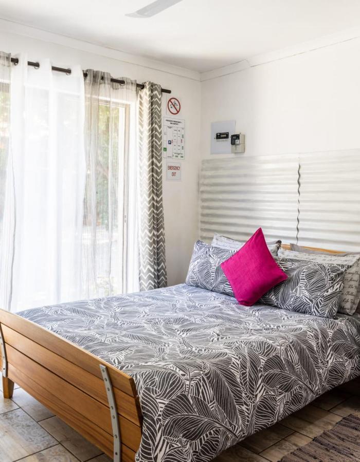 Mykhaya-Your Home Away From Home كمبتون بارك المظهر الخارجي الصورة