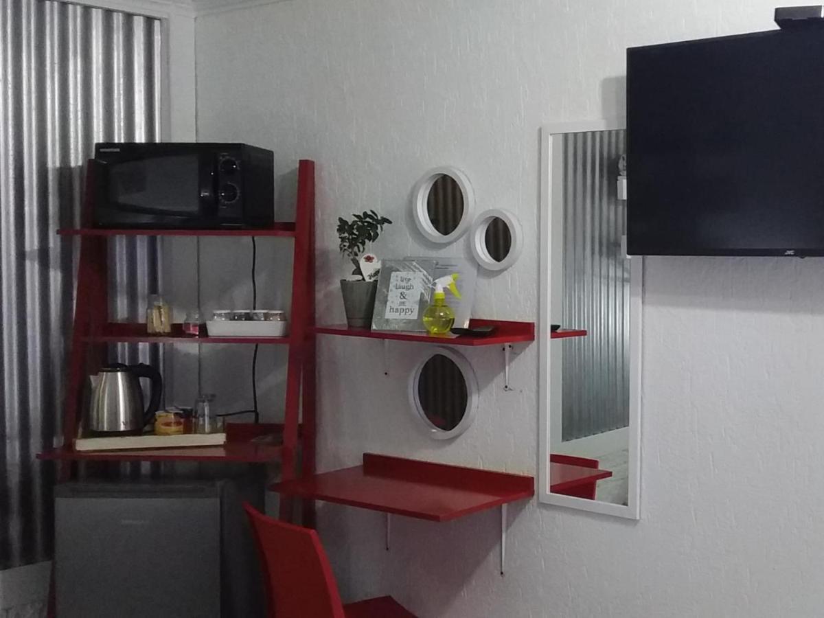 Mykhaya-Your Home Away From Home كمبتون بارك المظهر الخارجي الصورة