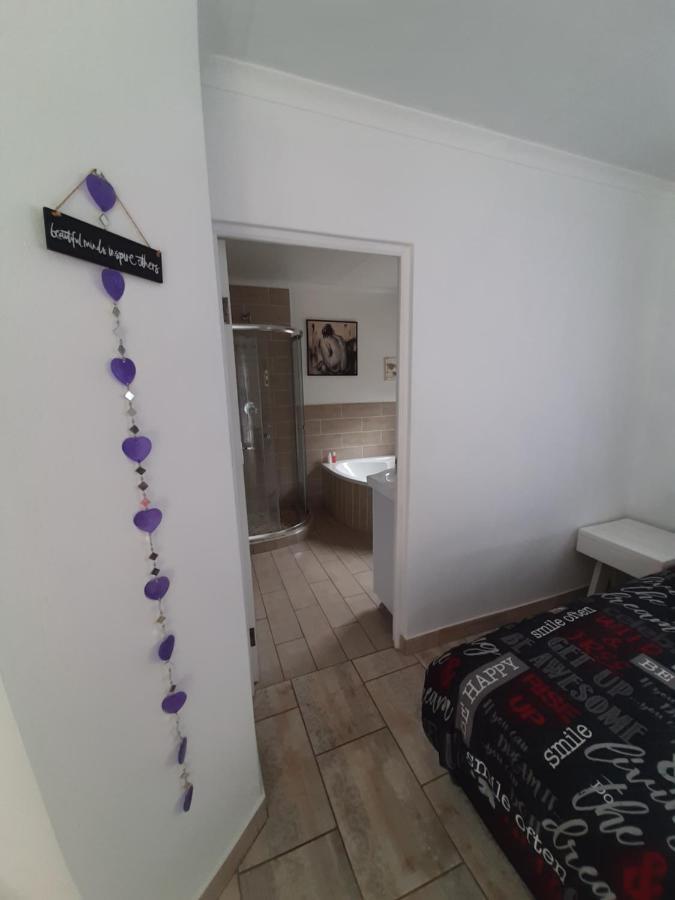 Mykhaya-Your Home Away From Home كمبتون بارك المظهر الخارجي الصورة